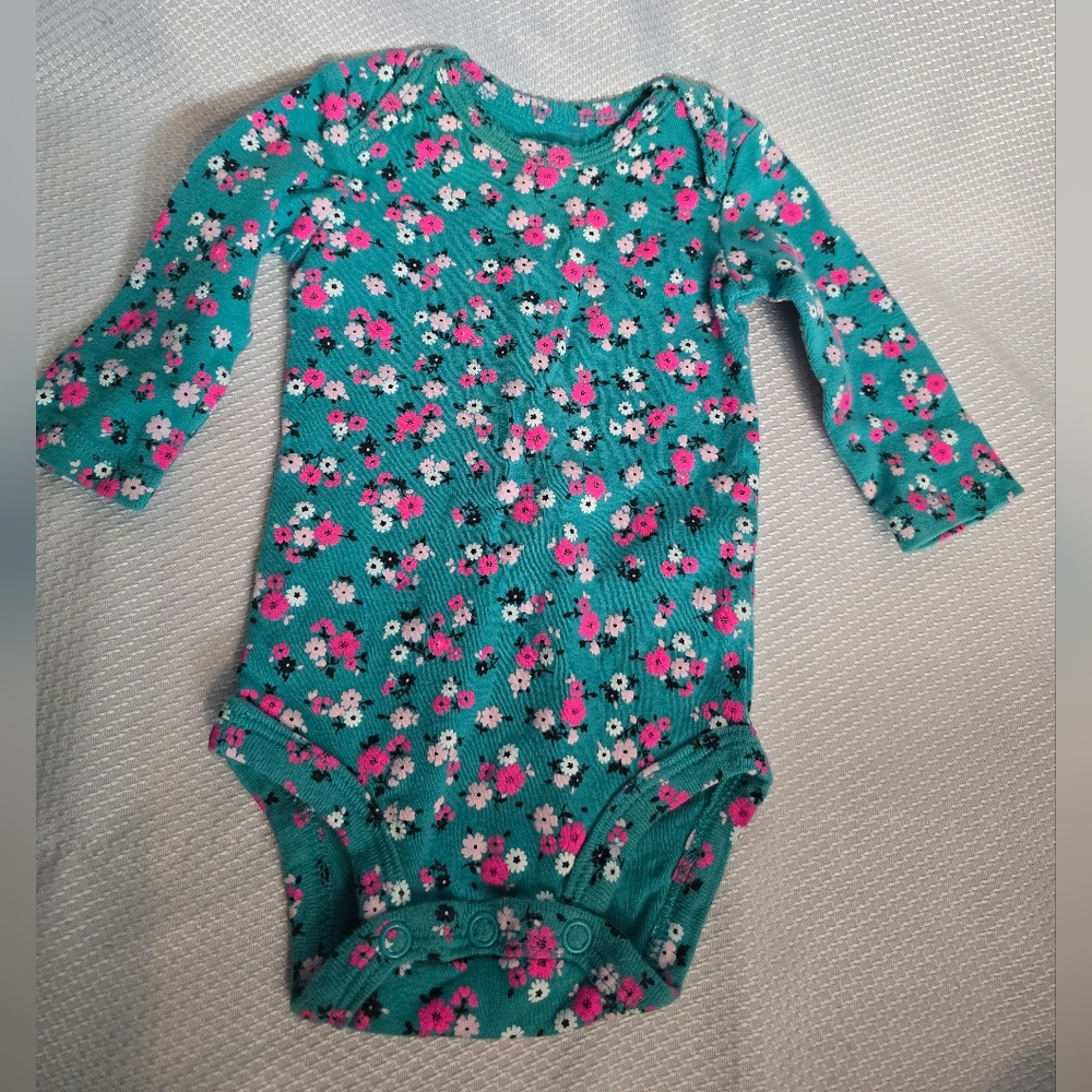 🚨3/30% OFF🚨 Carter's Long Sleeve Onesie
